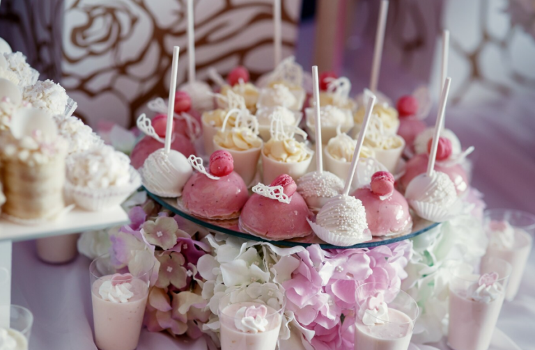 Baby shower pod lupą: czego nie może zabraknąć na przyjęciu?